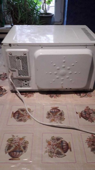 Микроволновая печь "Saturn".