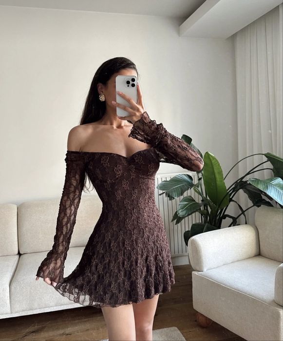 Мереживна сукня шоколадного кольору