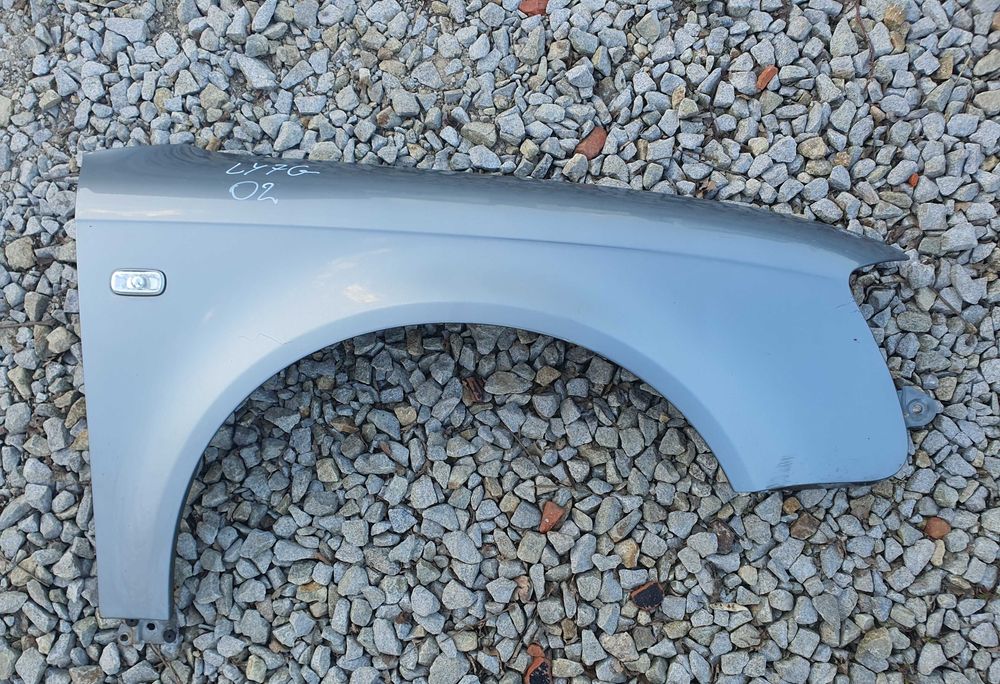 Audi A4 B7 błotnik prawy kolor LY7G 02 AL