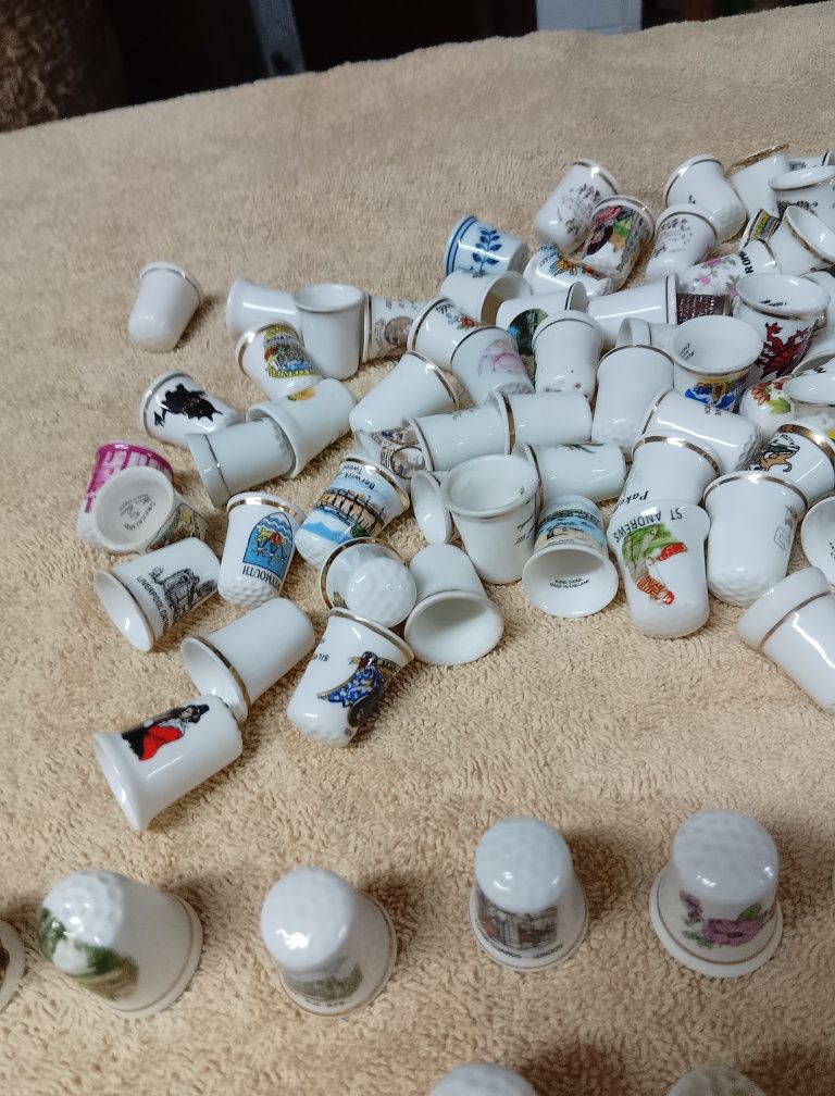 Dedais ingleses 149 pecas em porcelana timbrados com as armas