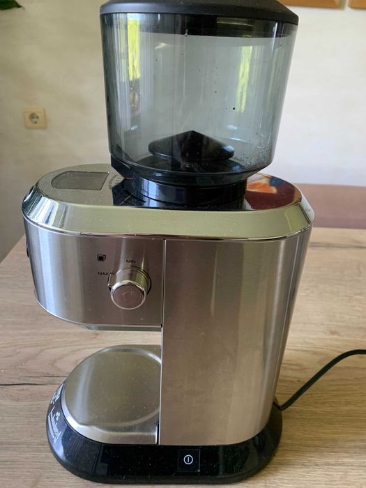 Кавомолка DeLonghi KG 521 M Dedica