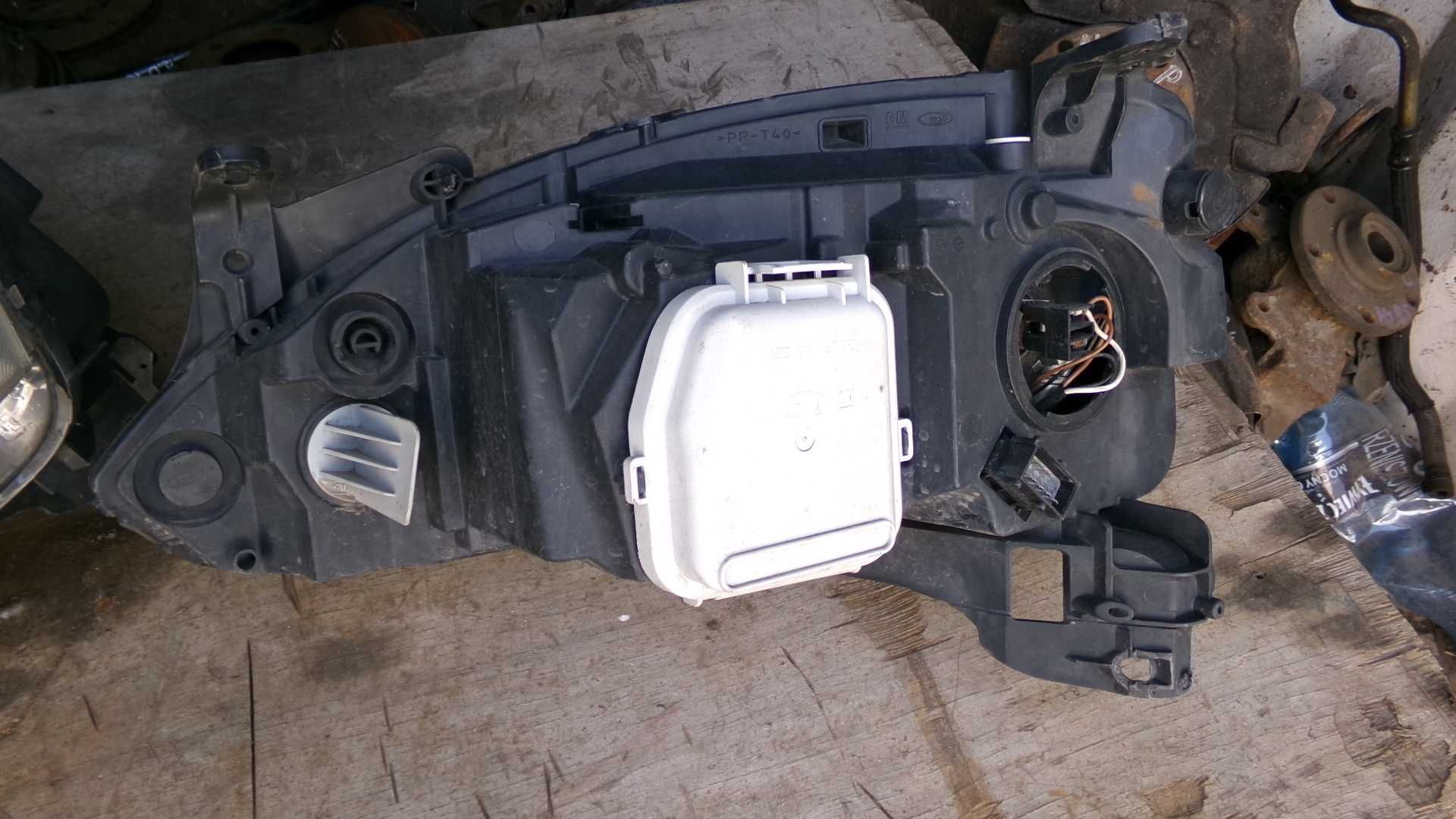 Maj5 Lampa prawa przednia opel corsa c soczewka wysyłka