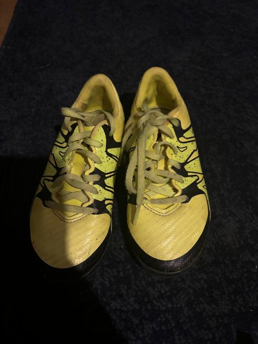 Продам оригинальные футзалки Adidas