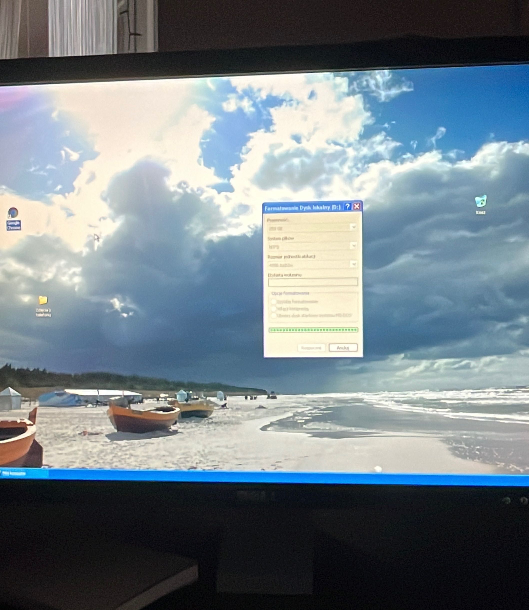 Monitor DELL + Komputer, gratis klawiatura
