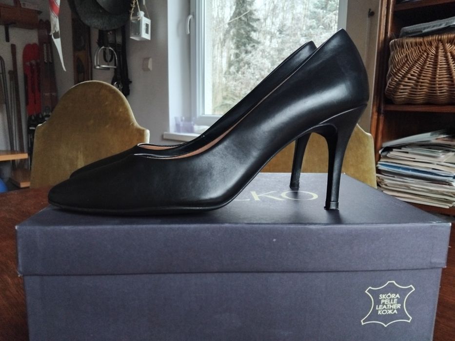 Czółenka skórzane Ryłko, rozm.37,5