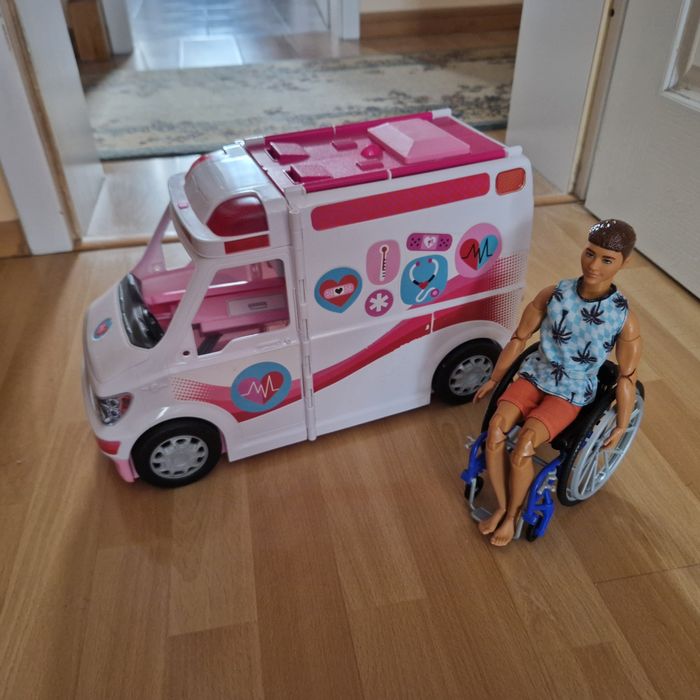 Karetka barbie + ken