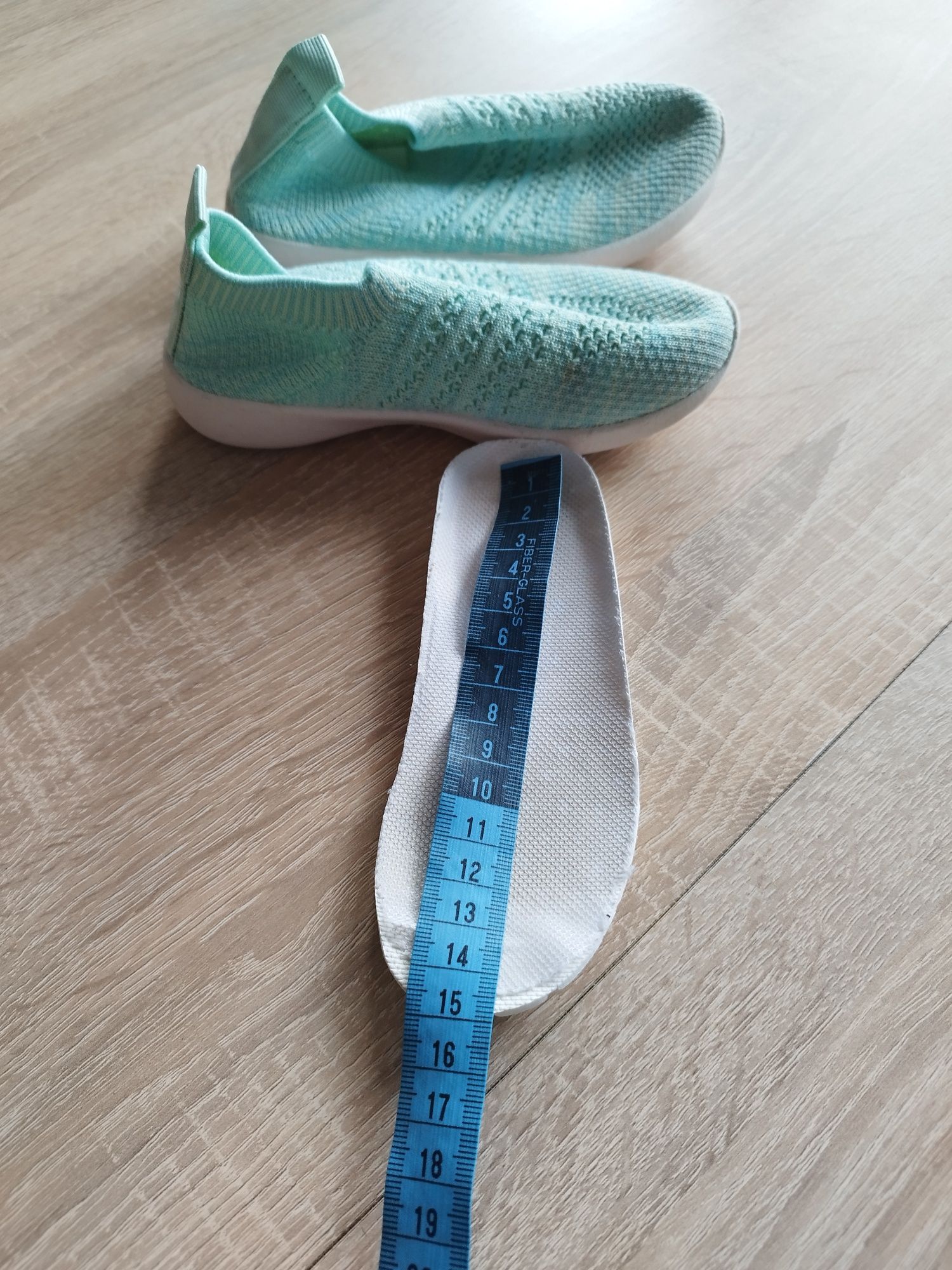 Buty sportowe wsuwane dla dziewczynki 24 15 cm