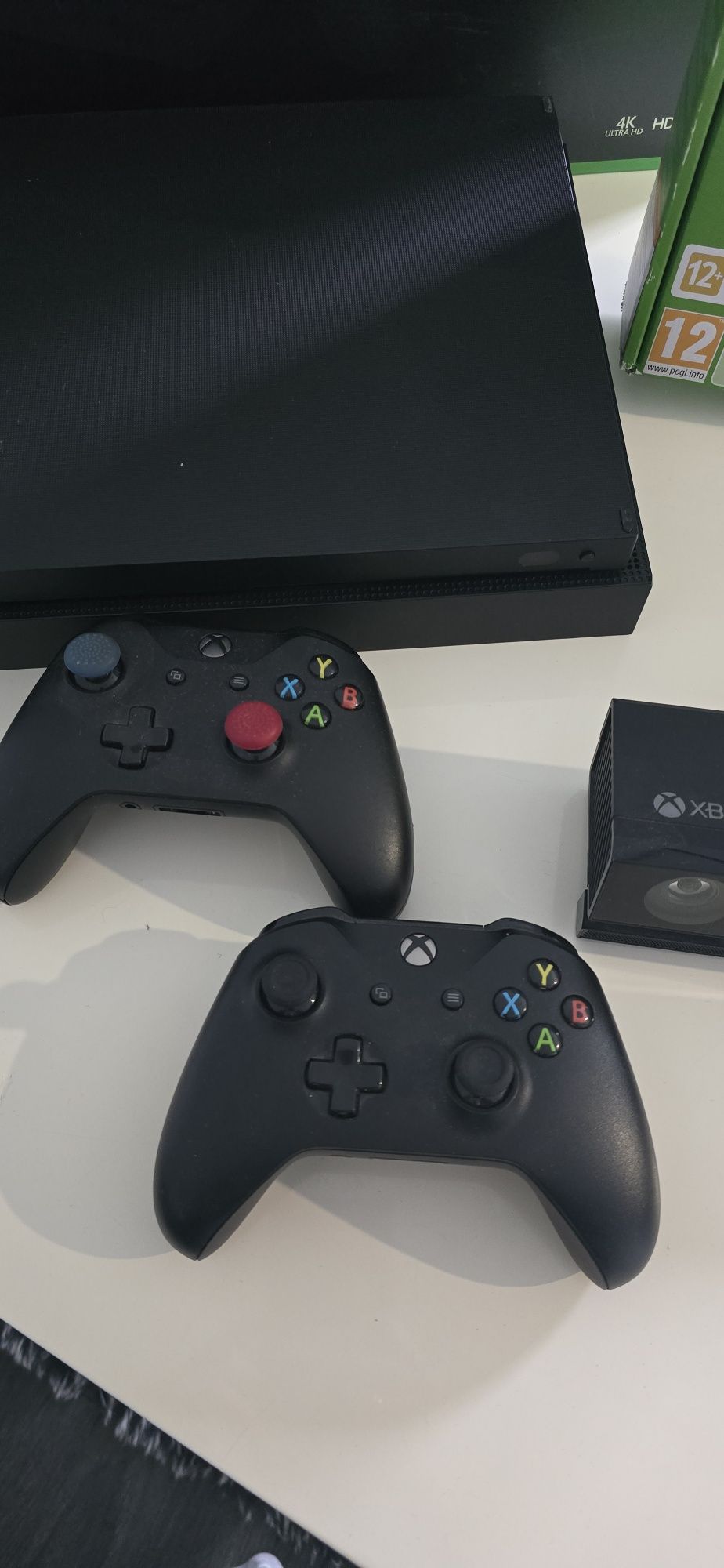 Xbox One Kinect + 2 pady + adapter i gry