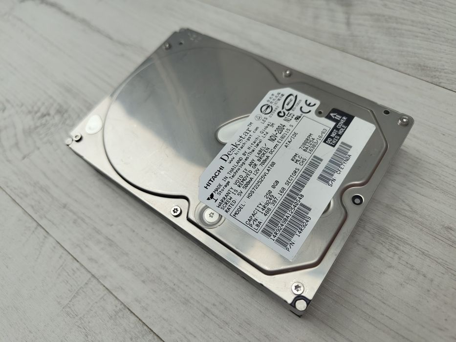 Hitachi Deskstar HDS722525VLAT80 – 250 GB, 7200 RPM, ATA/IDE