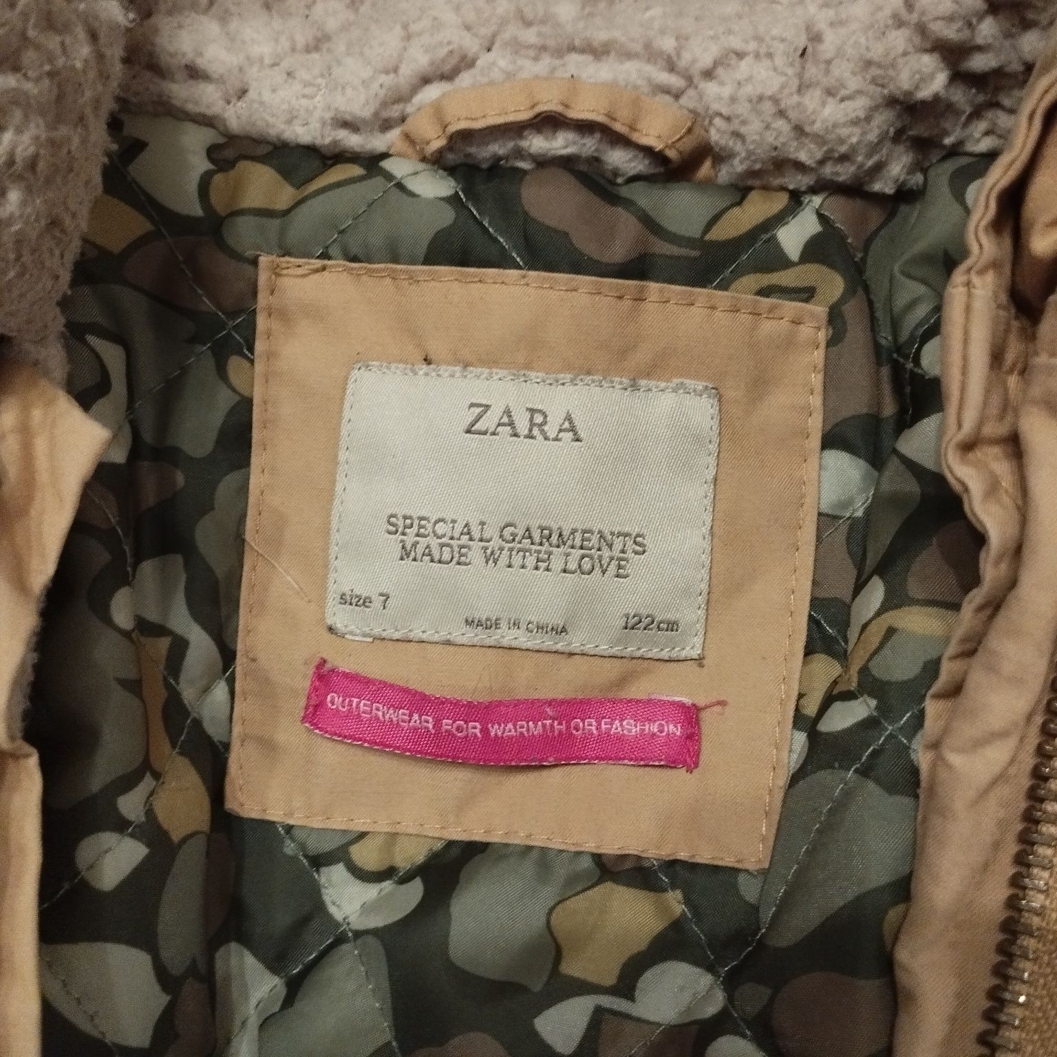 Kurtka Zara rozmiar 122 delikatnie ocieplana z podszewką