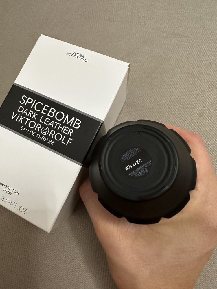 Viktor & Rolf Spicebomb Dark Leather
