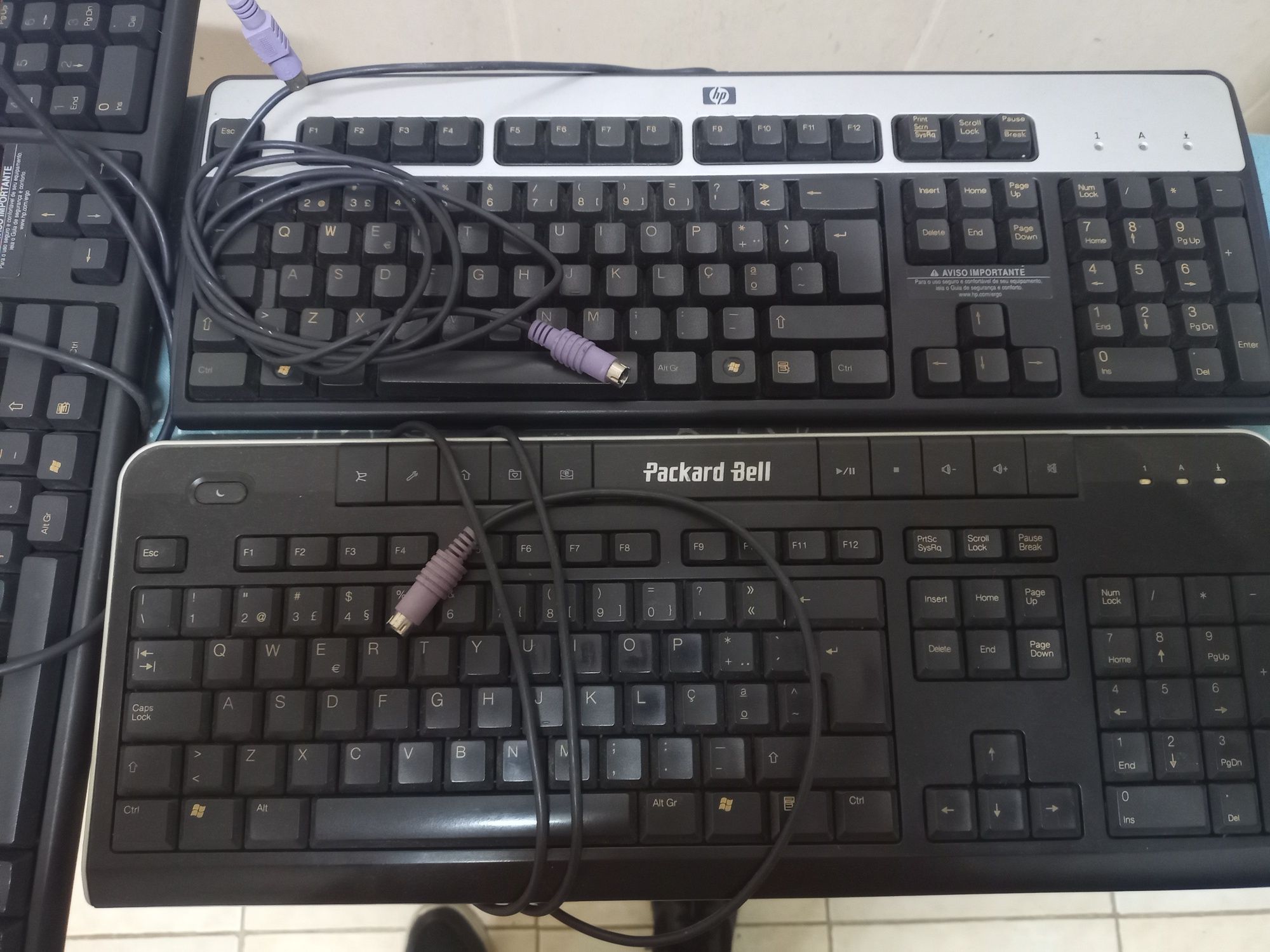 Teclados com entrada ps2 a funcionar