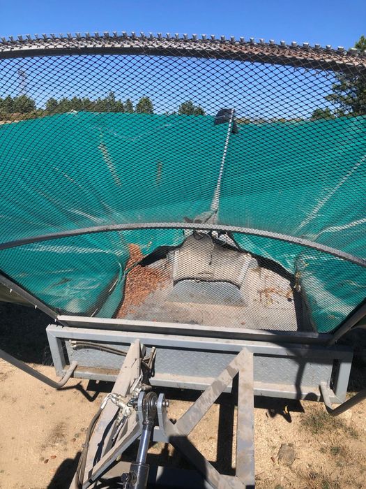 Aparafrutos de engate traseiro como novo