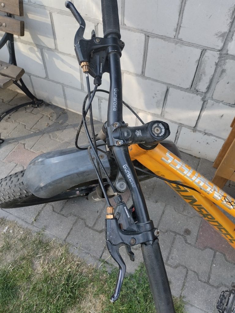 Rower gunrose na szerokich oponach