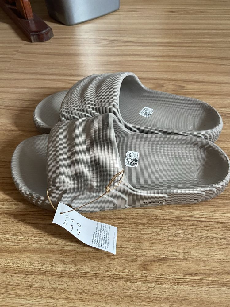 Тапки adidas 44