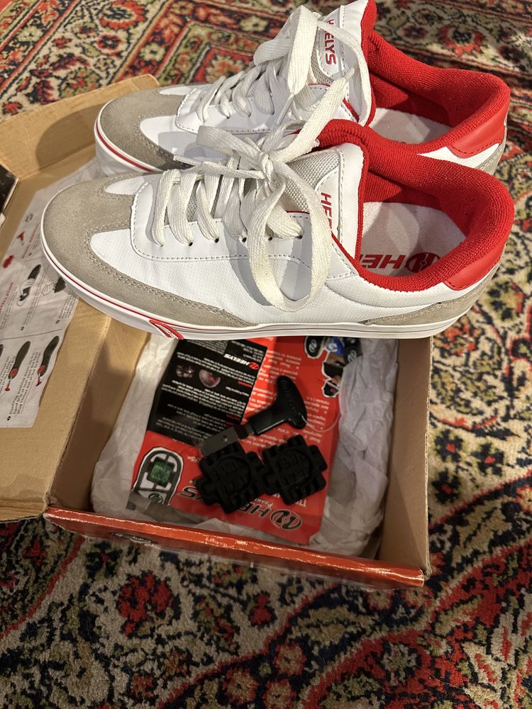 Роликові кросівки нові Heelys New (26 см) розмір 40