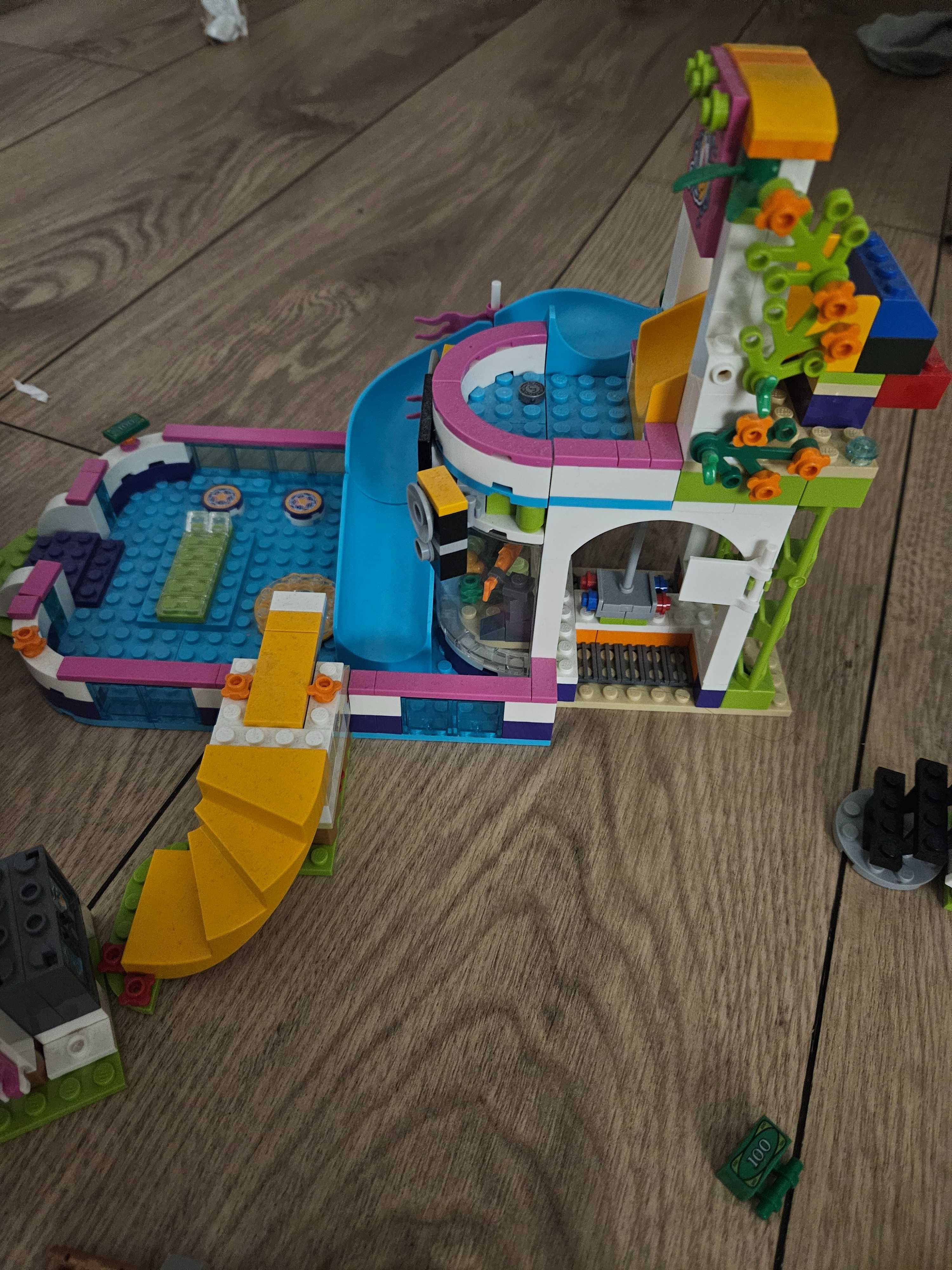 Zestaw lego friends basen skate policja 41313