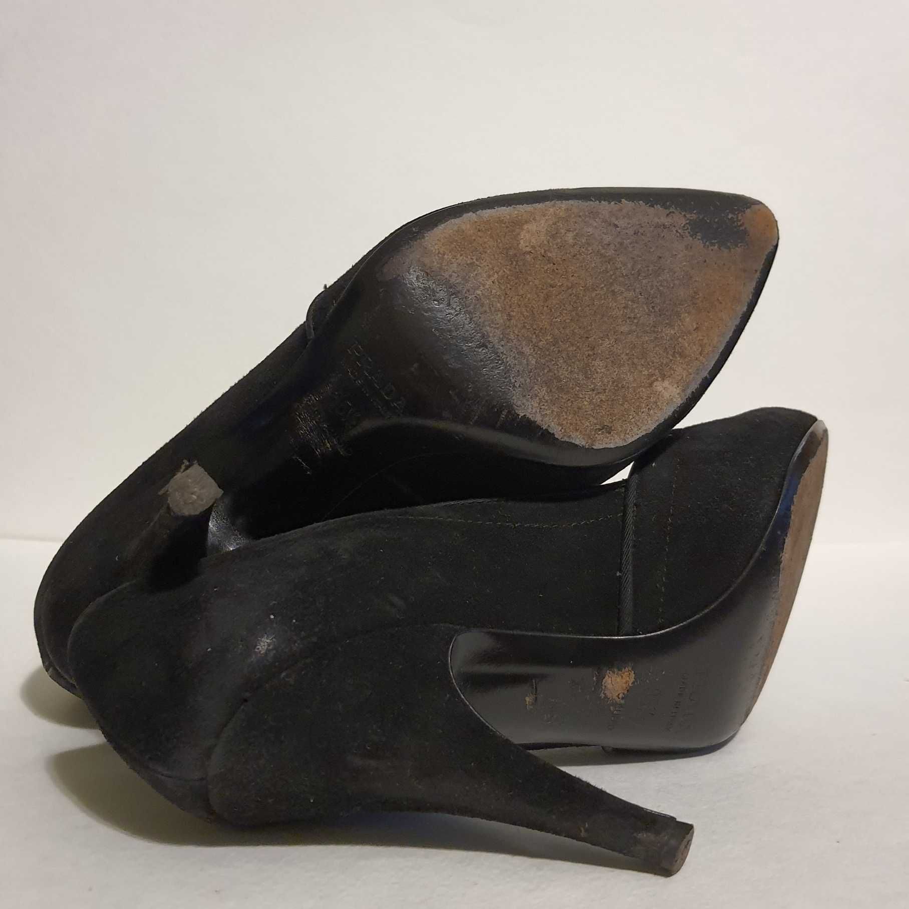 Замшевые черные туфли лодочки на шпильке 35,5EU Prada оригинал