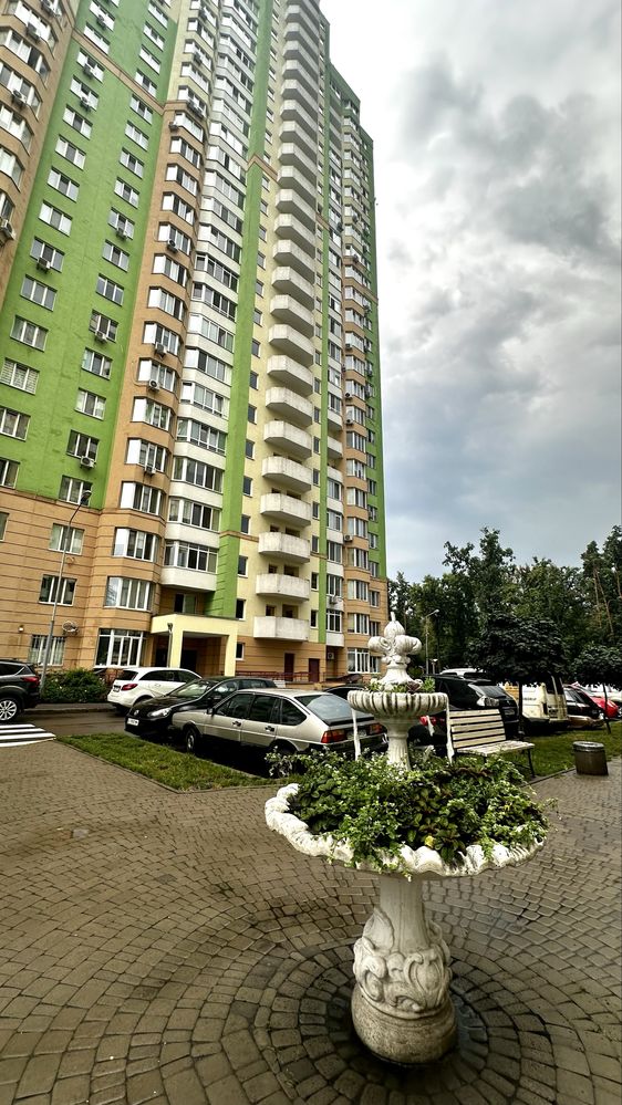 Продаж великої 1 - квартири 57 м2 з ремонтом біля парку
