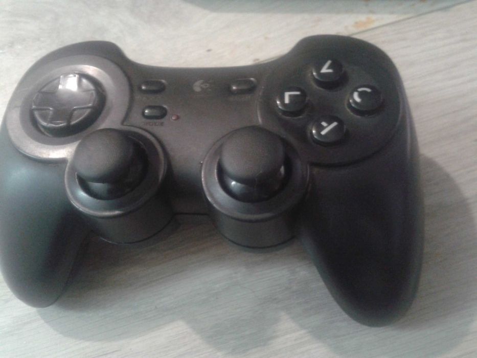 PAD do PS2 Bezprzew  - Logitech Precission Czarny jak NOWY + 2 x Akum