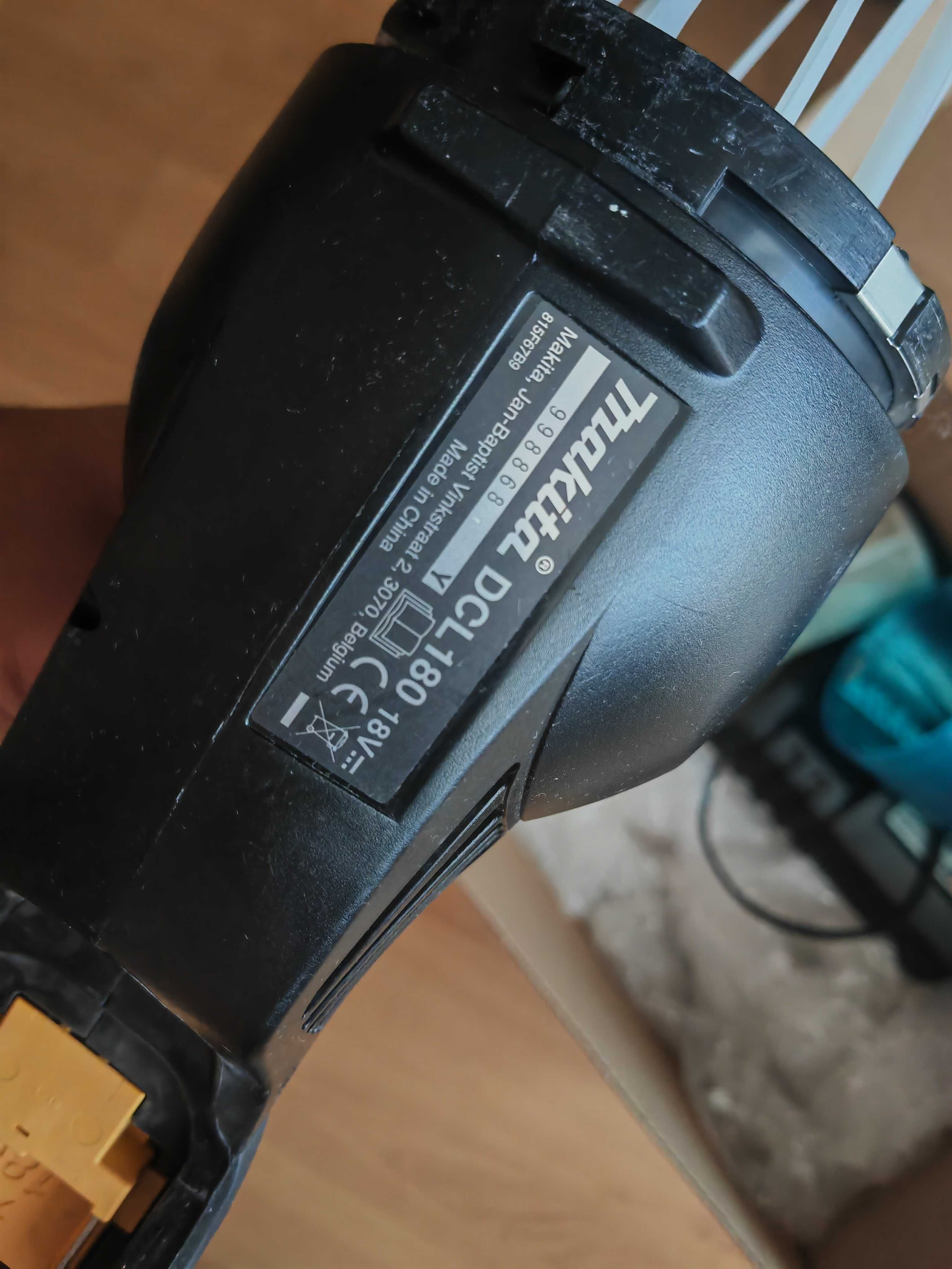 Makita ładowarka akumulatory 3Ah odkurzacz