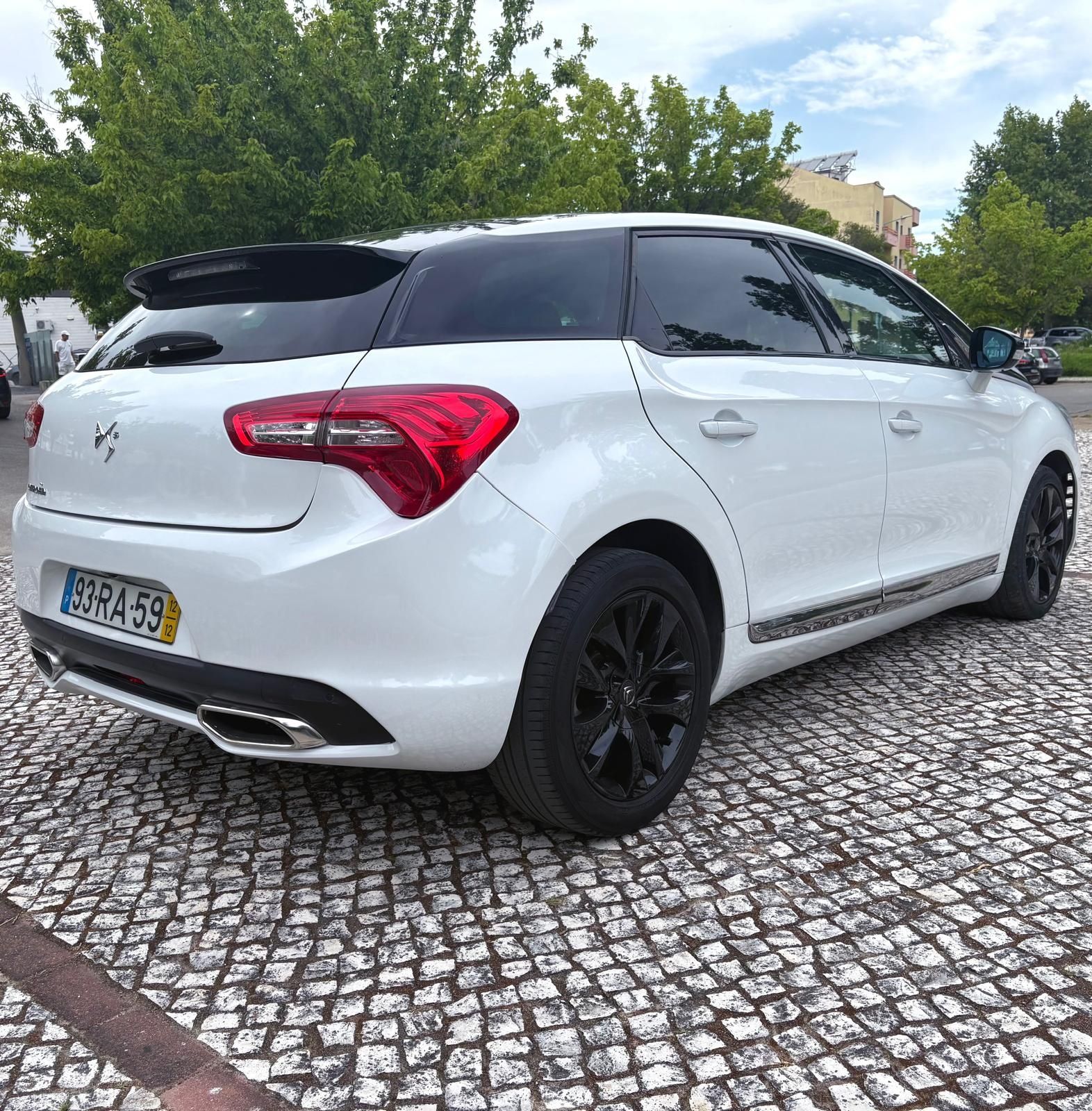 DS5 1.6 HDi So Chic 115 CV com pintura nova