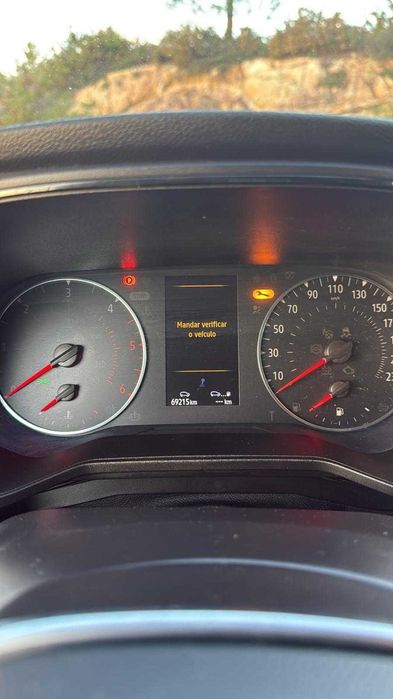 Renault Clio 1.5 Blue dCi 100 Limited 5p - Cilindrada: 1461 - Cinzento