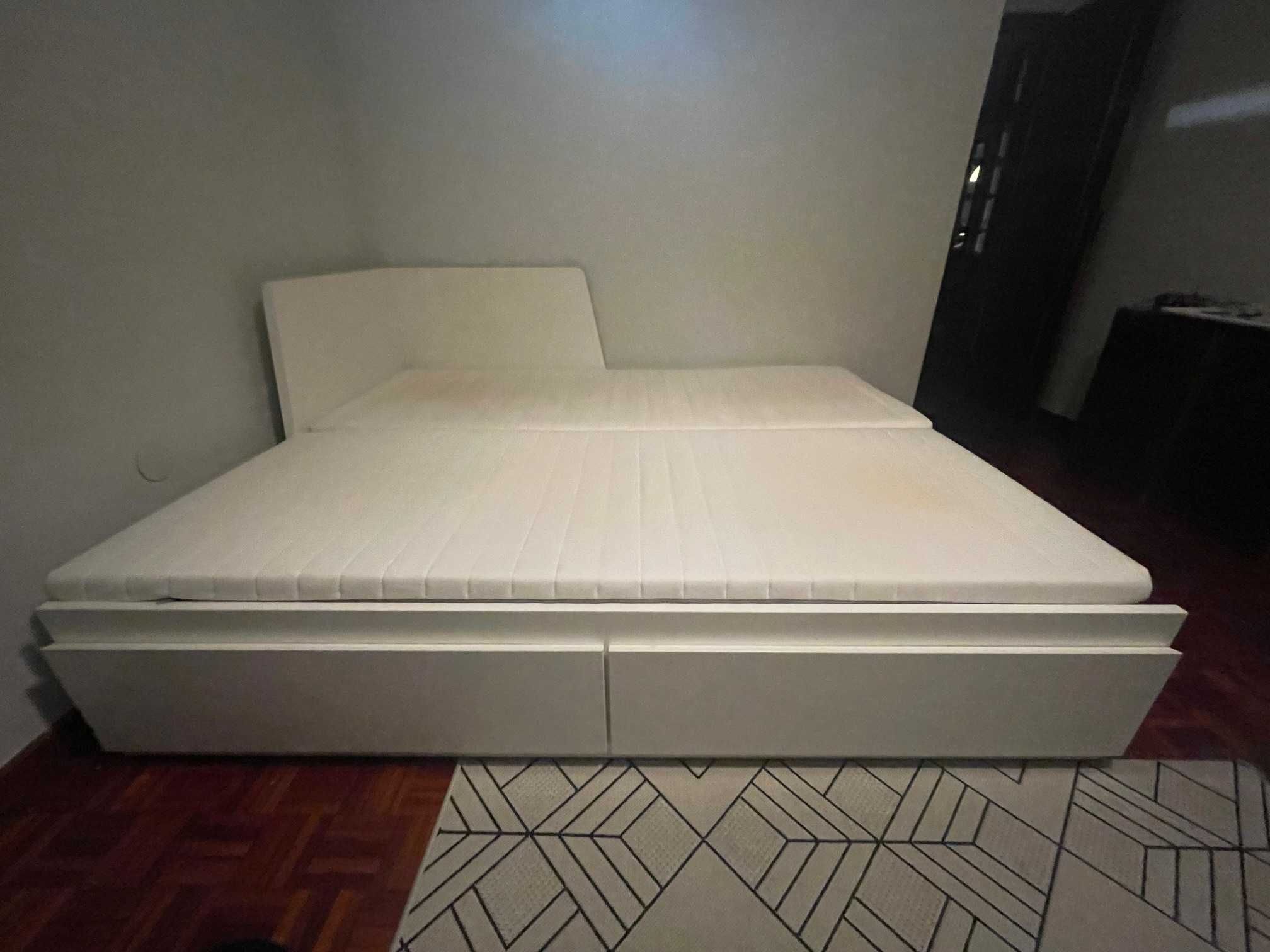 Cama desmontável de casal IKEA, modelo FLEKKE, branco