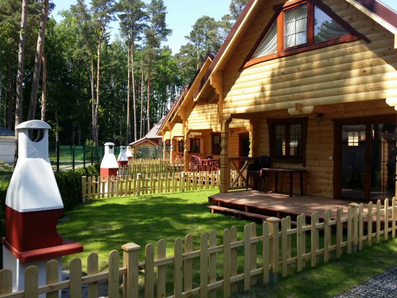 Domki z BALI nad Morzem. POBIEROWO Noclegi i Wczasy.