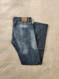 Ciekawe jeansy męskie Zara Man rozmiar L
Rozmiar L 42 EUR