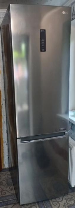 Холодильник LG инверторный 21г.