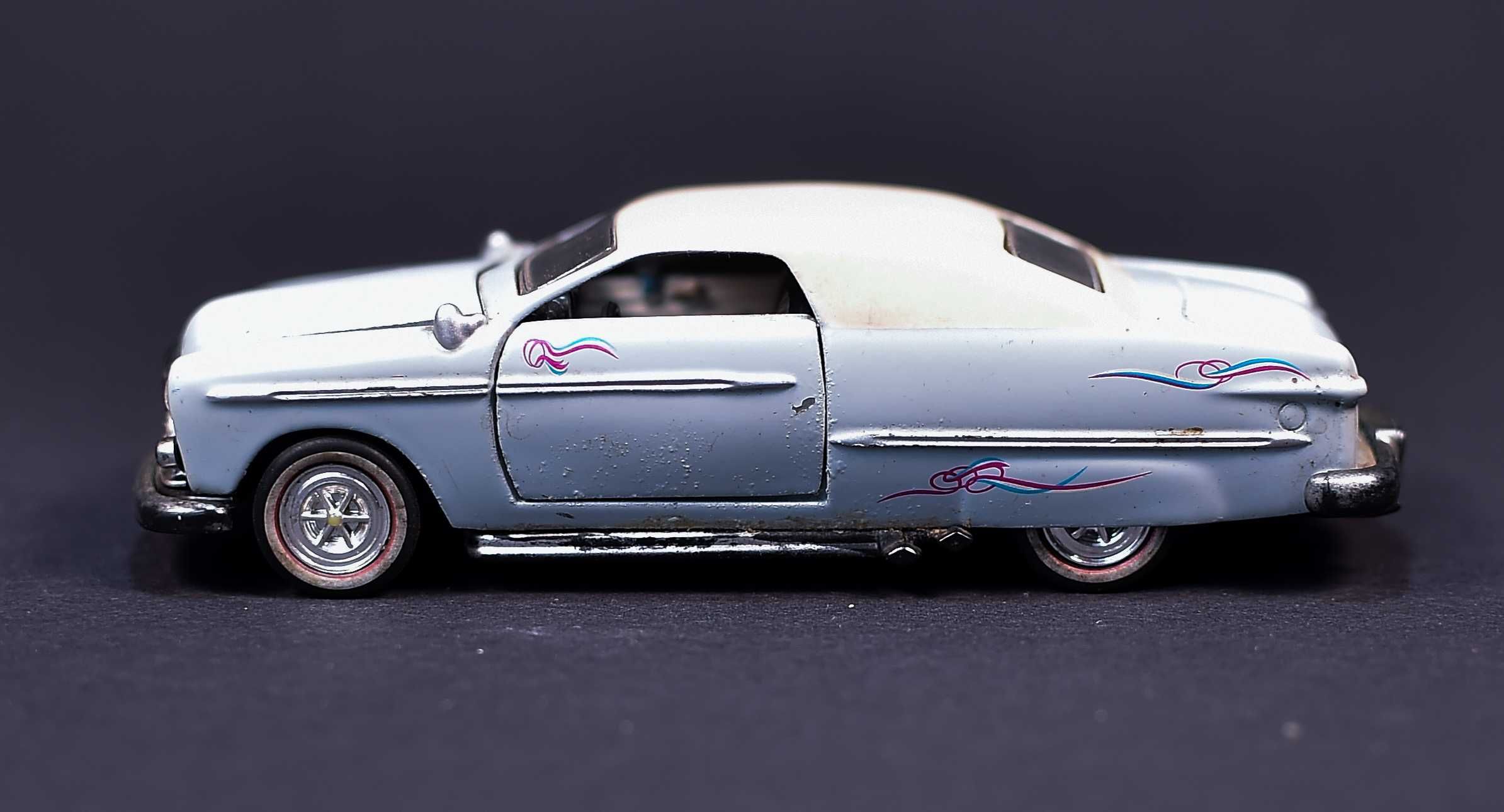Samochodzik # Ford Custom Street Scale 1/38 Tins Toys