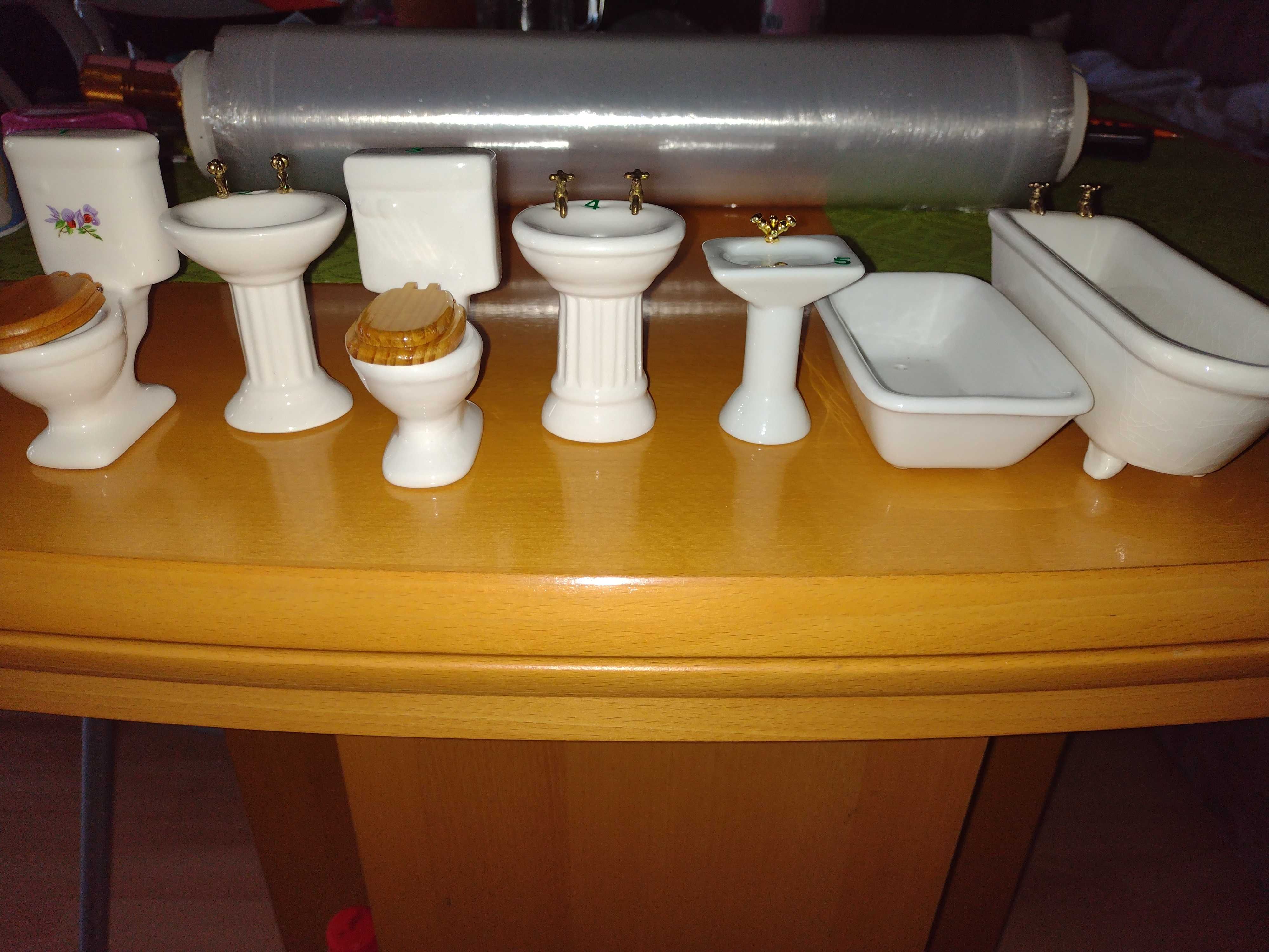 Ceramiczna armatura łazienkowa-miniaturowa