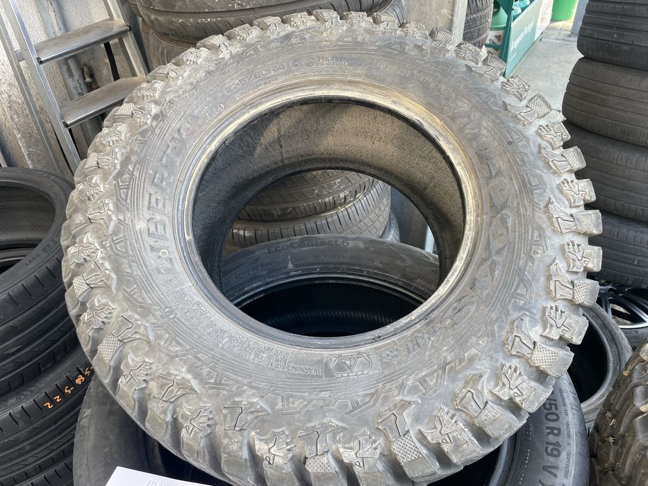 Pneus can-am 235-80r14 / 28-10r14