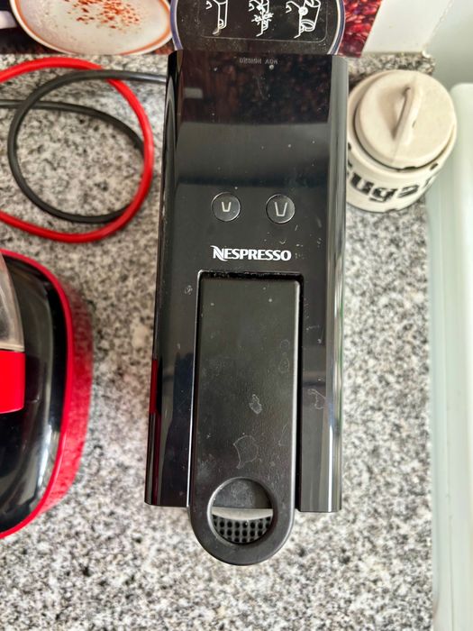 Maquina de Café Nespresso - Krups - Preta