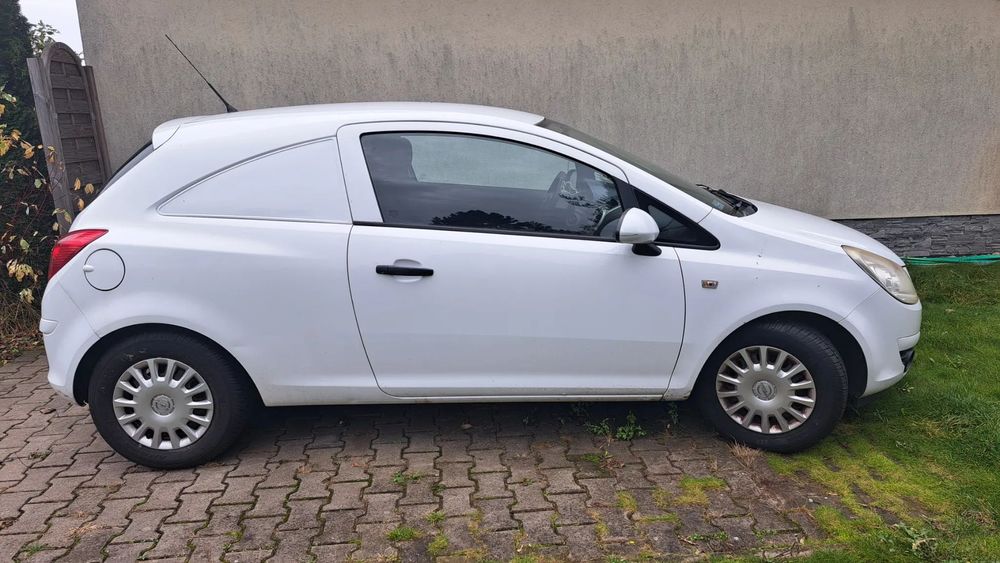 Opel Corsa Sprzedam Opel Corsa D VAN auto z kratką