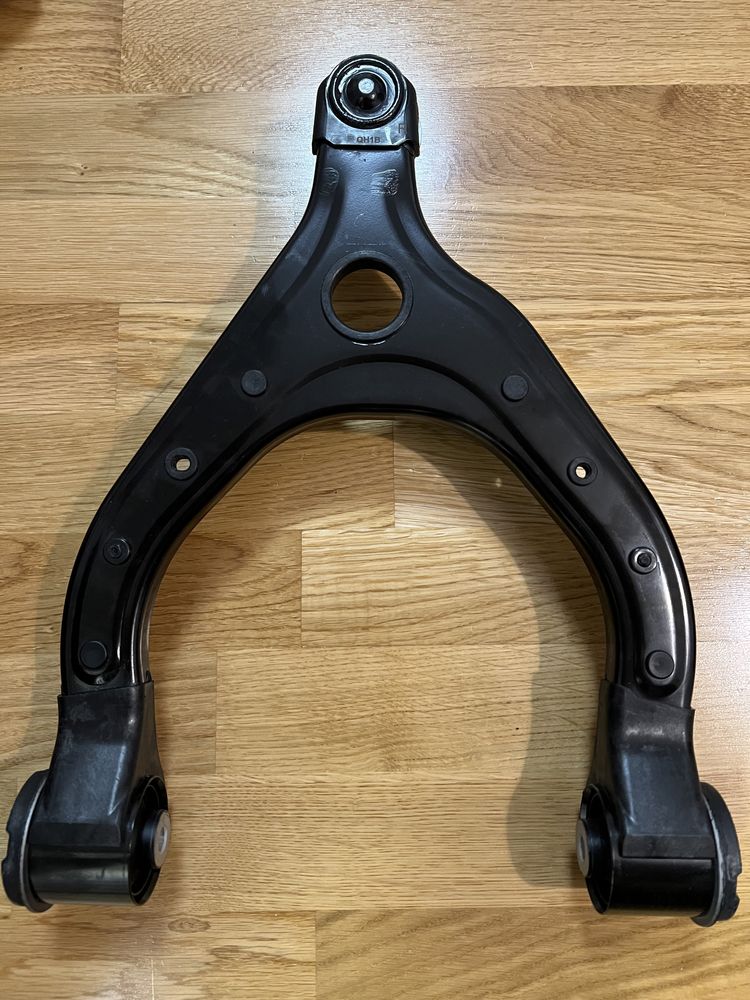 Подкова Рычаг Верхний Правый Tesla Model 3 1044326-00-H