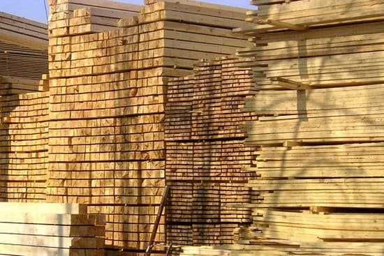 Пиломатериали (сосна обрезная, не обрезная) Рейка Брус