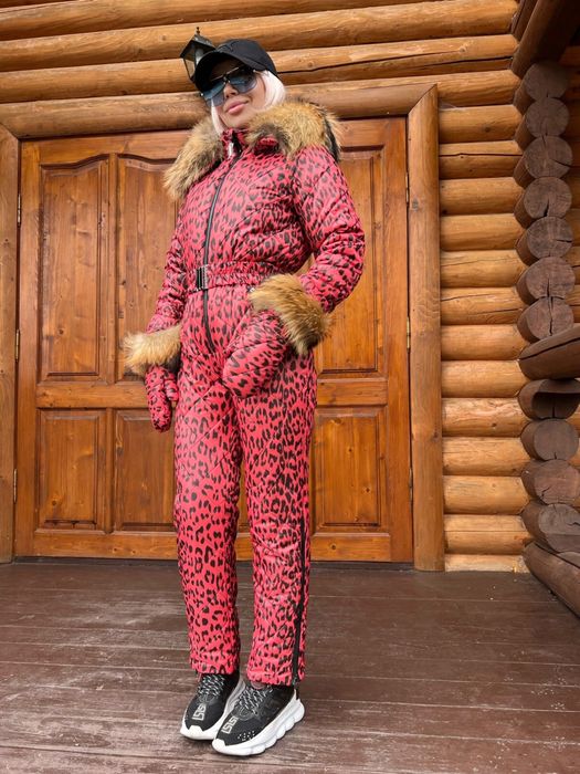 Комбинезон зимний , для отдыха в горах  , доя прогулок