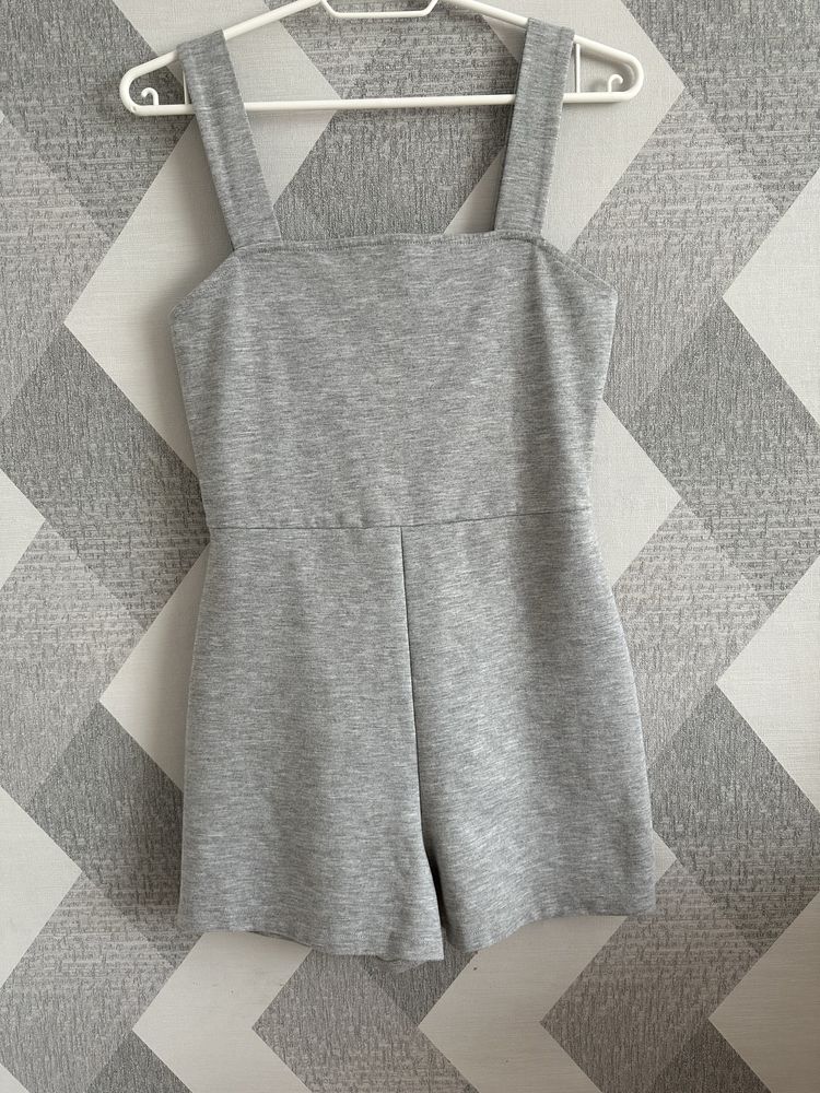 Комбенезон zara trafaluc, розвантажую габдероб