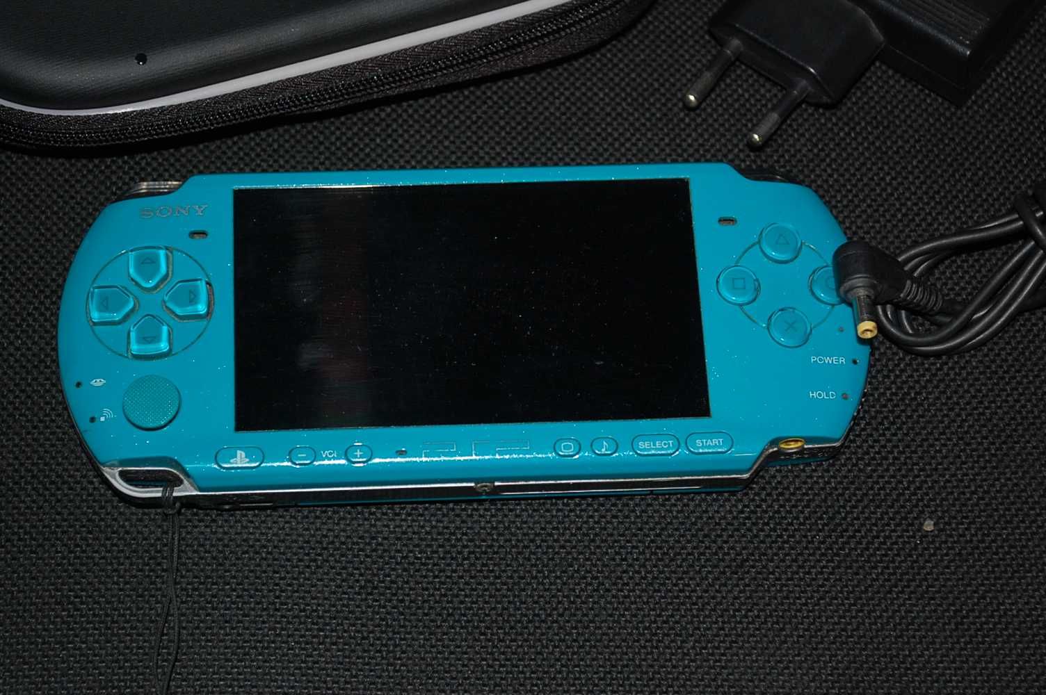 Konsola PSP 3004 Blue  + Zestaw gier Etui Ładowarka Karta