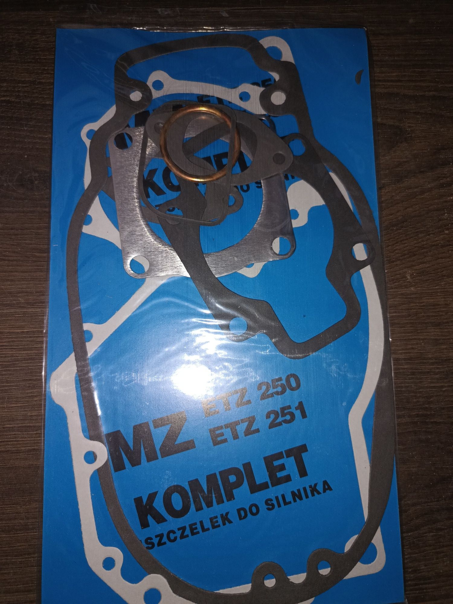 Nowy komplet uszczelek silnika klingeryt MZ ETZ 250 251