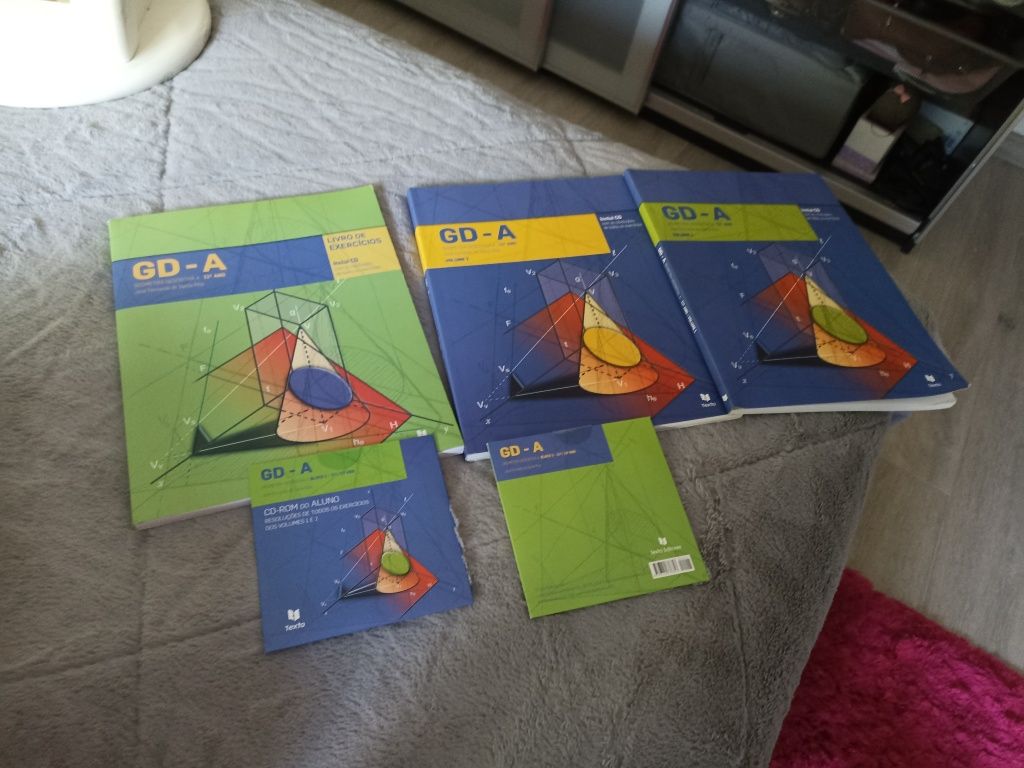 Livro escolar geometria