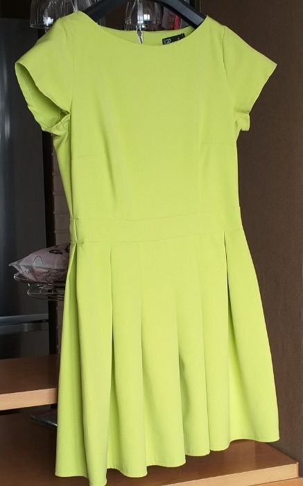 ROCO Elegancka sukienka rozkloszowana limonka rozmiar 40