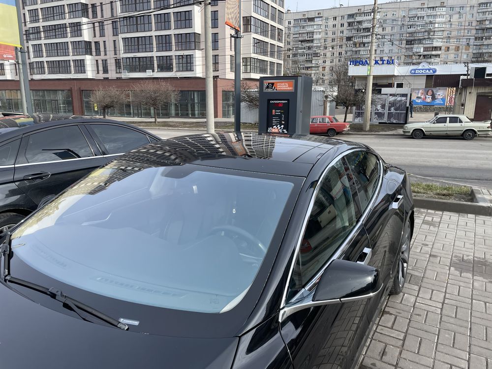 Tesla model s p85+