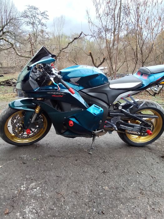 Продам хонда сбр600рр 2009года