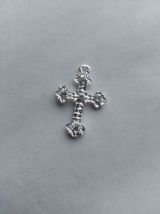 Zawieszka krzyżyk