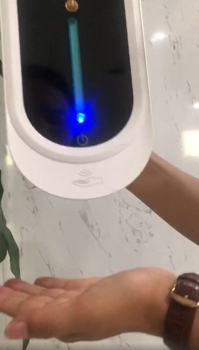 Dispensador automático álcool gel com medição de temperatura