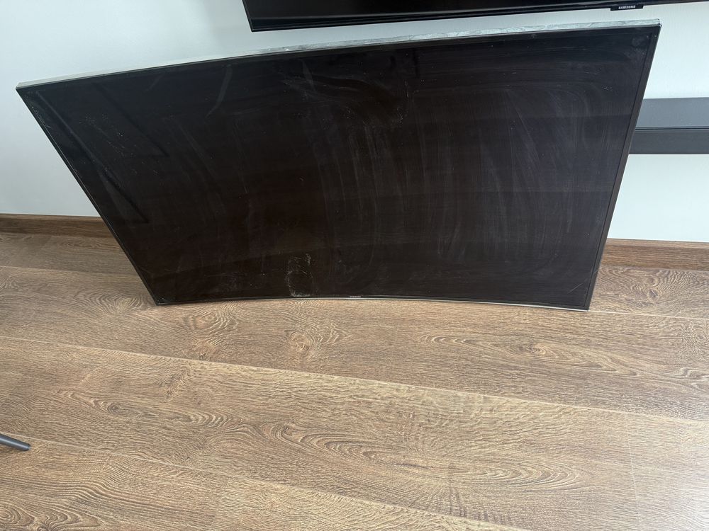 Telewizor Samsung model UE48H8000ST