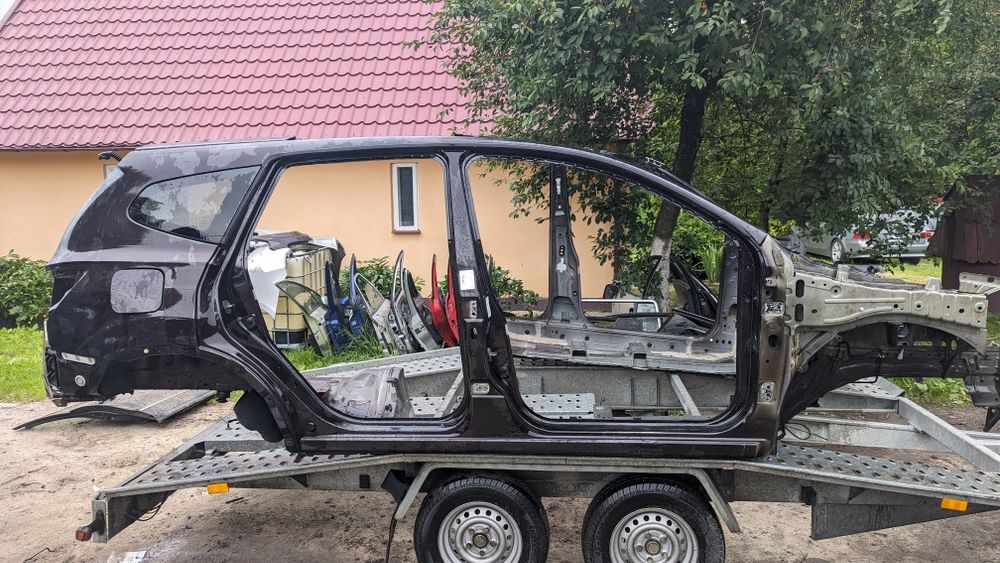 Чвертка ланжерон стойка поріг Nissan Qashqai j10